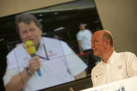 Audi chef Wolfgang Ullrich sammen med Norbert Haug fra Malaysia